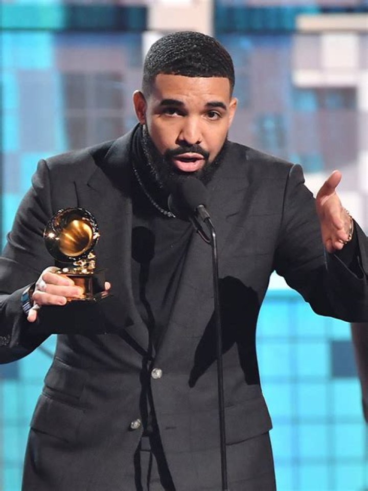 Drakes Spin Bout You Features Lyrics Against Anti-Abortion Lawmaker Hollywood Life