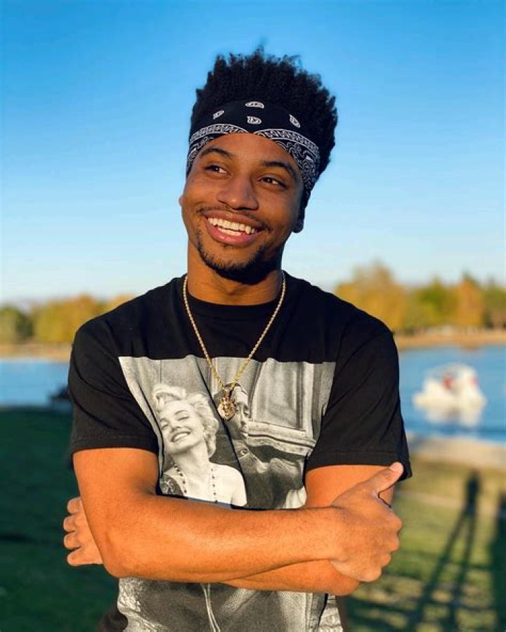 Fik Shun Height, Weight, Net Worth, Age, Birthday, Wikipedia, Who, Nationality, Biography