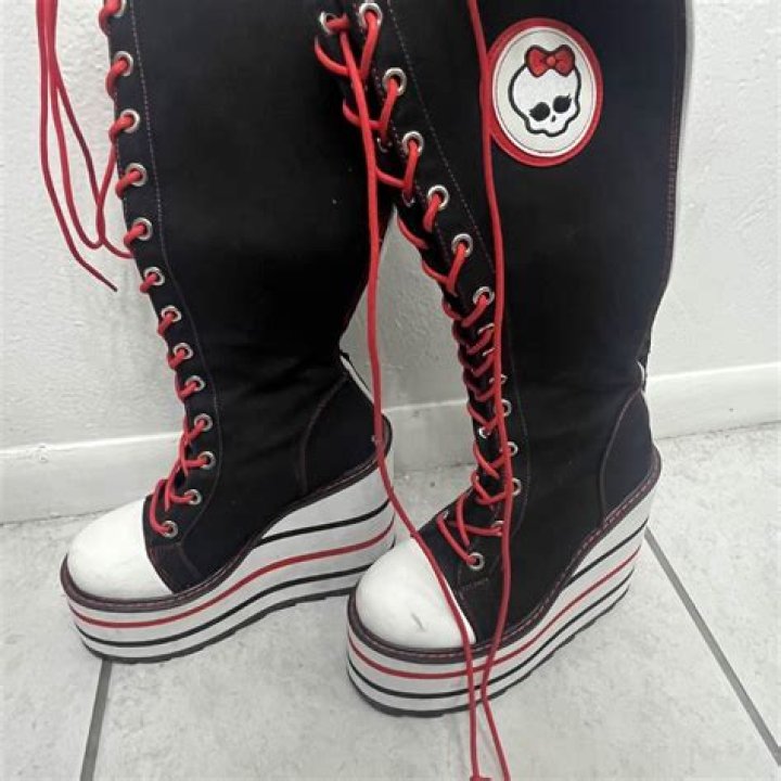 Discover The World Of Ghoulia Monster High Shoes