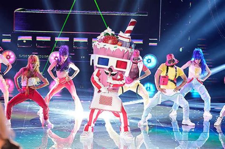 Exclusive Interview Hollywood Life | MoxVlog