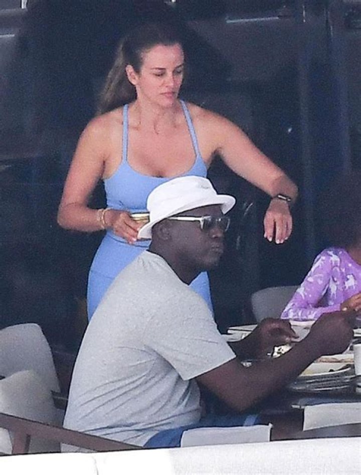 Michael Jordan & Wife Yvette Prieto Relax On Yacht In Sardinia Hollywood Life
