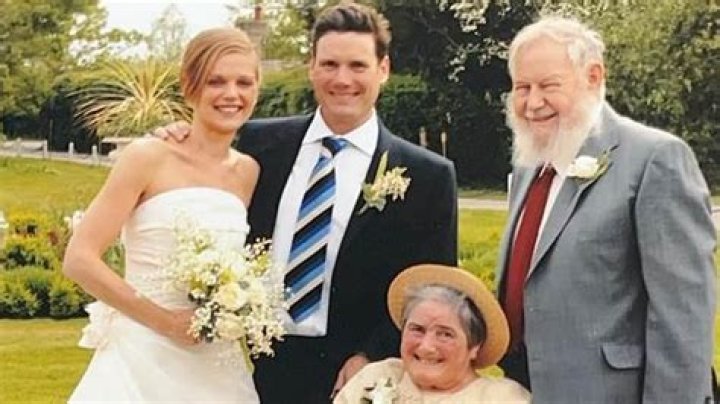 Keir Simmons' Wife And Basketball Luminary