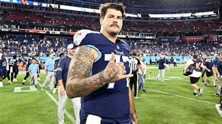 Who Is Taylor Lewan? Find Out What To Know About Jeffree Stars Boo Hollywood Life